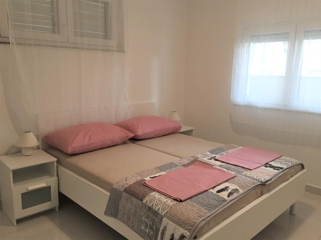Apartmani Orhideja Rab Town Exterior foto