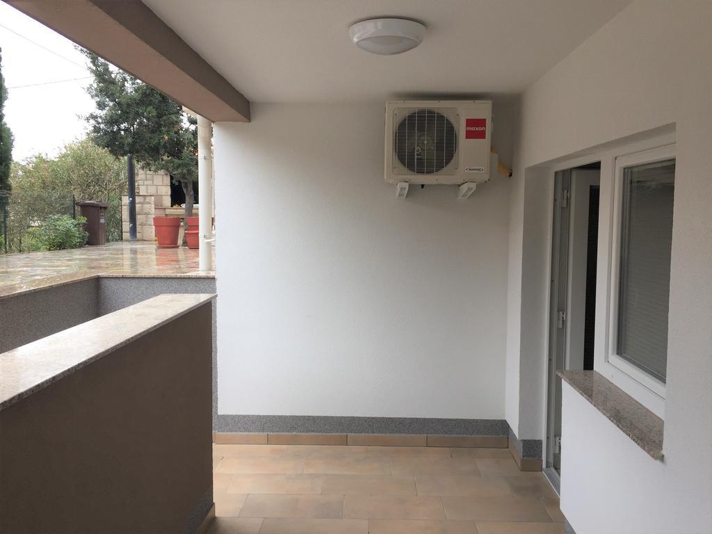 Apartmani Orhideja Rab Town Exterior foto
