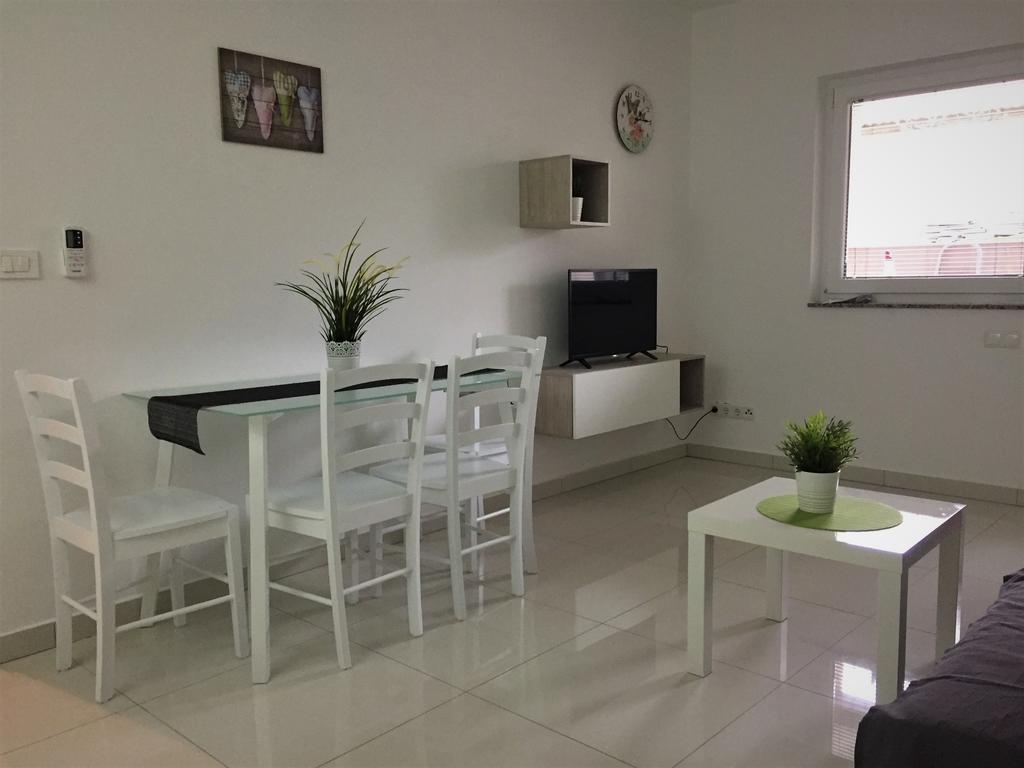 Apartmani Orhideja Rab Town Exterior foto